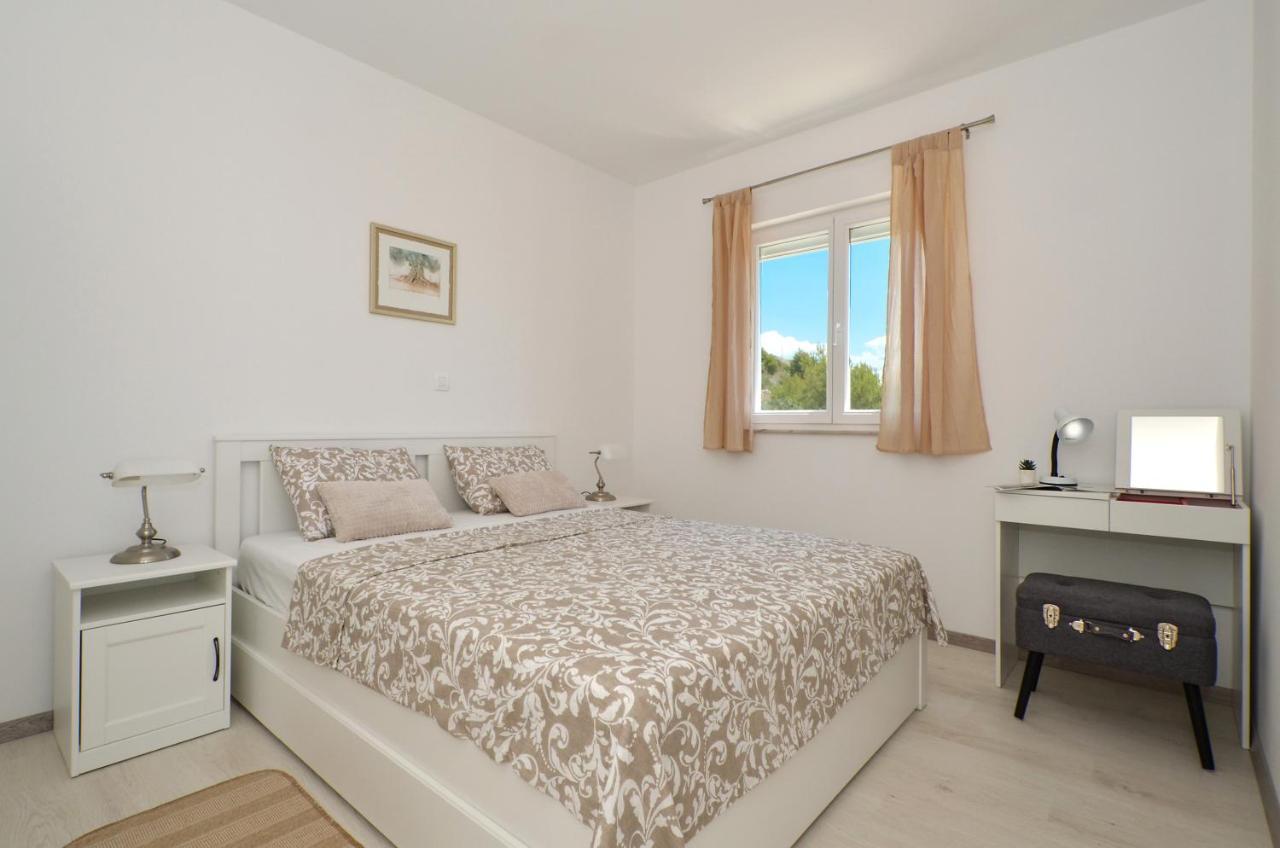 Apartment Elza โตรกีร์ ภายนอก รูปภาพ