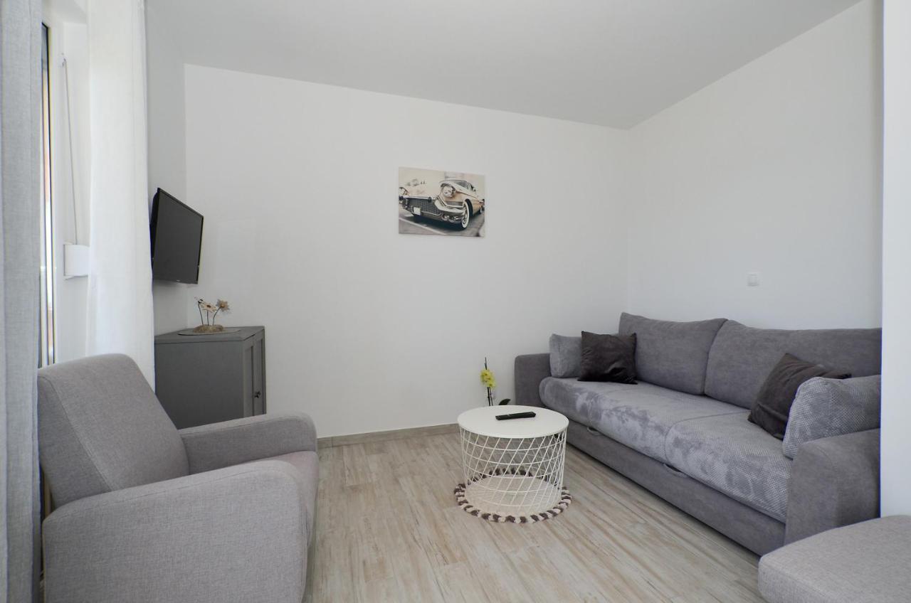Apartment Elza โตรกีร์ ภายนอก รูปภาพ