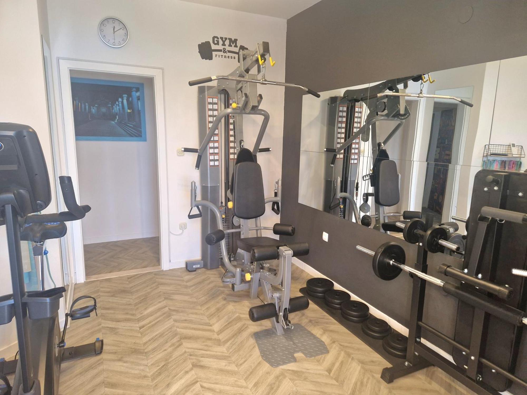 Apartment Elza โตรกีร์ ภายนอก รูปภาพ
